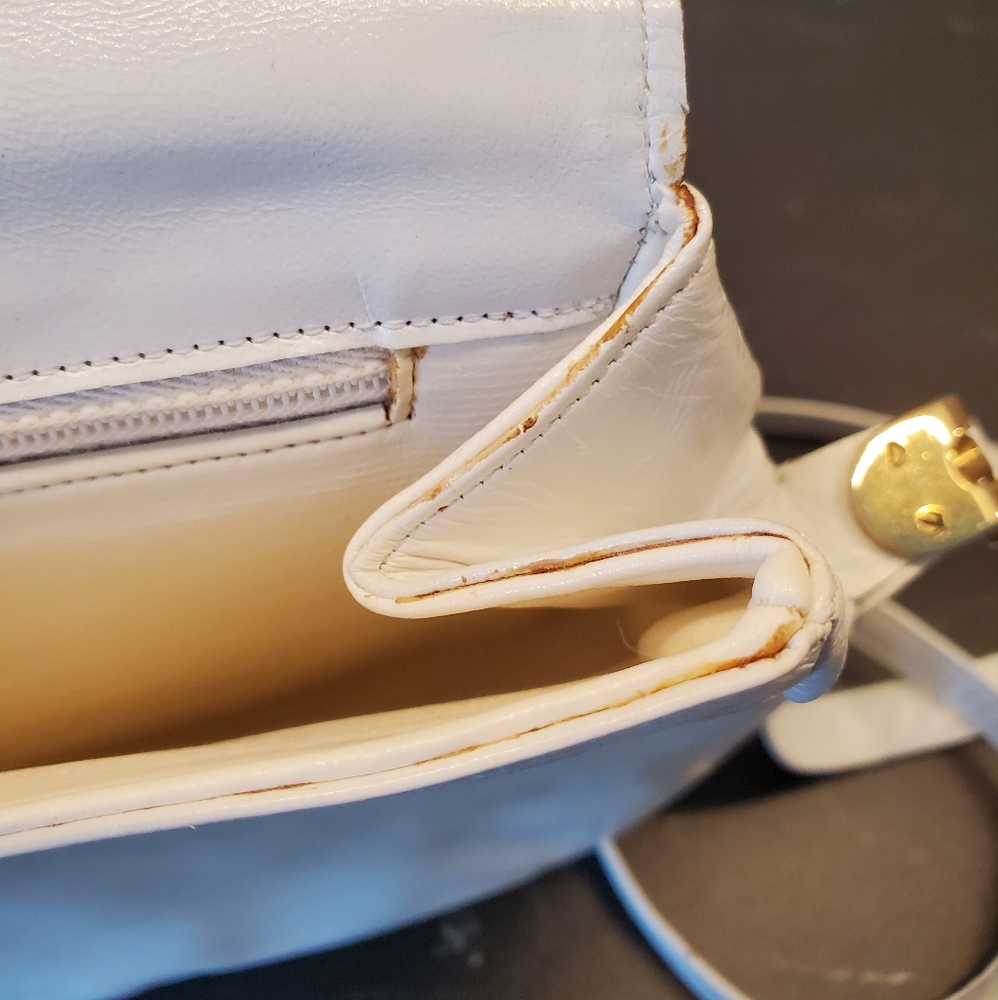 Vintage Charles Jourdan White Leather Crossbody Bag. Made in France. - Picture 8 of 12